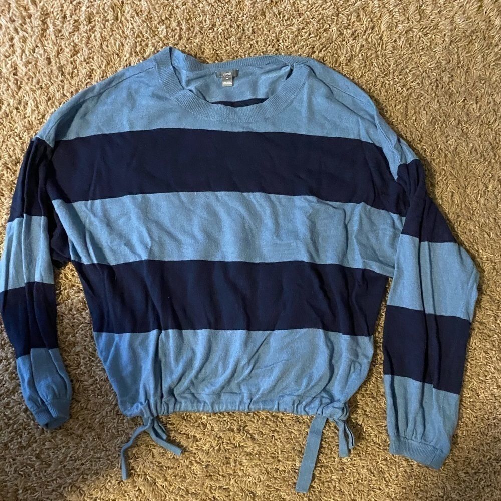 Aerie blue and black sweater size M